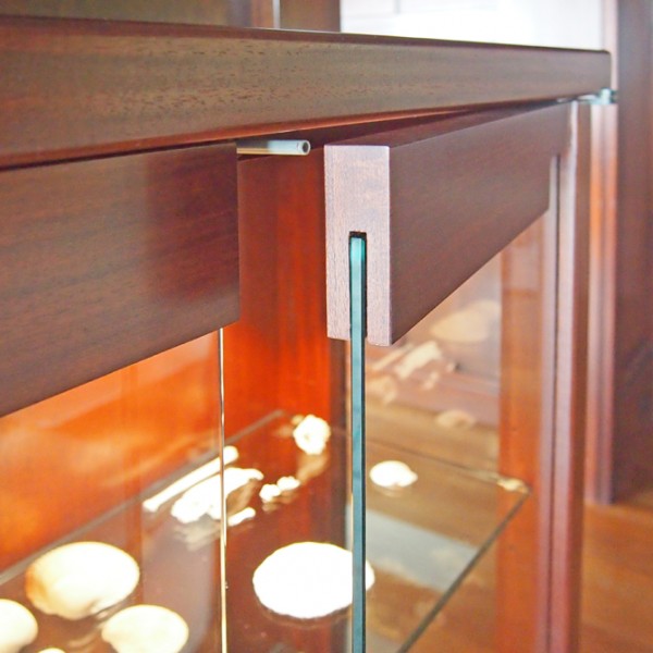 shell cabinet detail