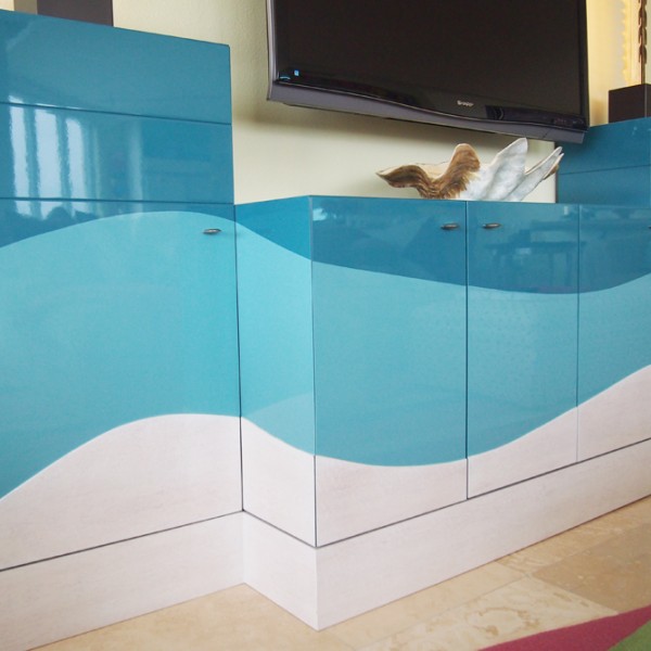 full-view ocean media center