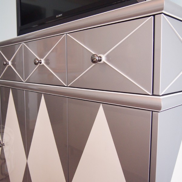 harlequin dresser